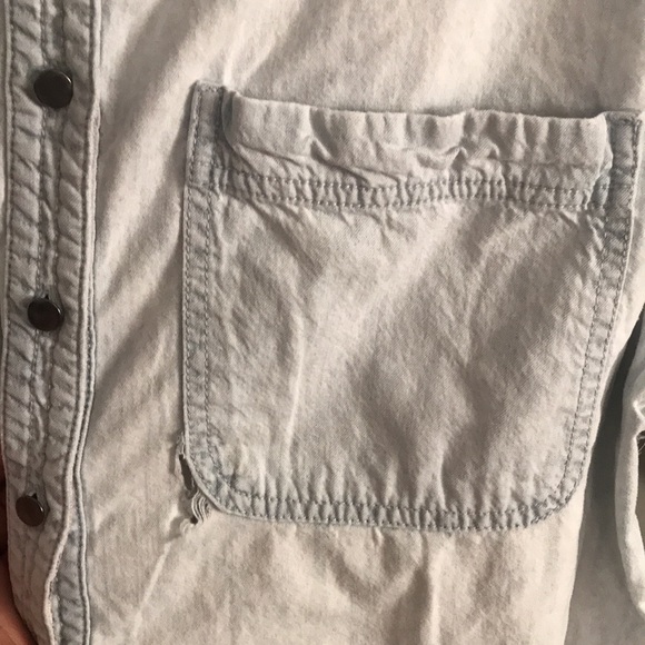 WE THE FREE blue Jean button up - Picture 3 of 5